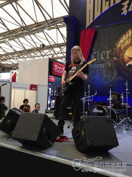 ؽ缪Jeff Loomisֳչʾ